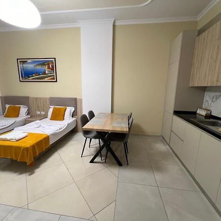 Kevin'S Lungomare Apartment فلورا المظهر الخارجي الصورة