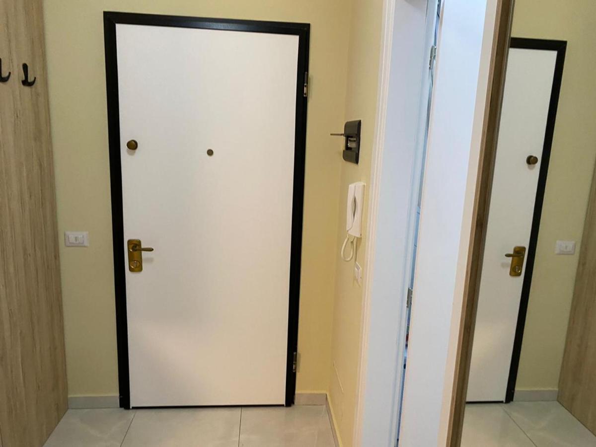 Kevin'S Lungomare Apartment فلورا المظهر الخارجي الصورة
