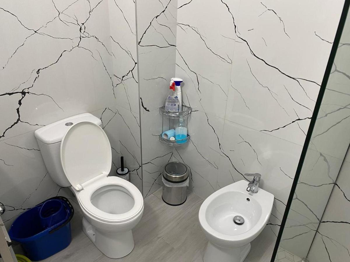 Kevin'S Lungomare Apartment فلورا المظهر الخارجي الصورة