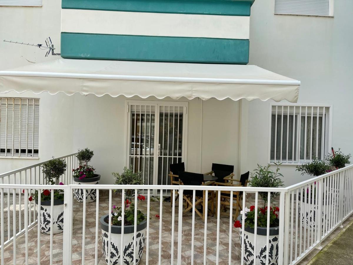 Kevin'S Lungomare Apartment فلورا المظهر الخارجي الصورة